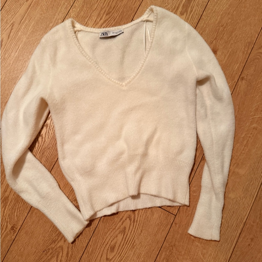 Zara Women's white Vneck Sweater